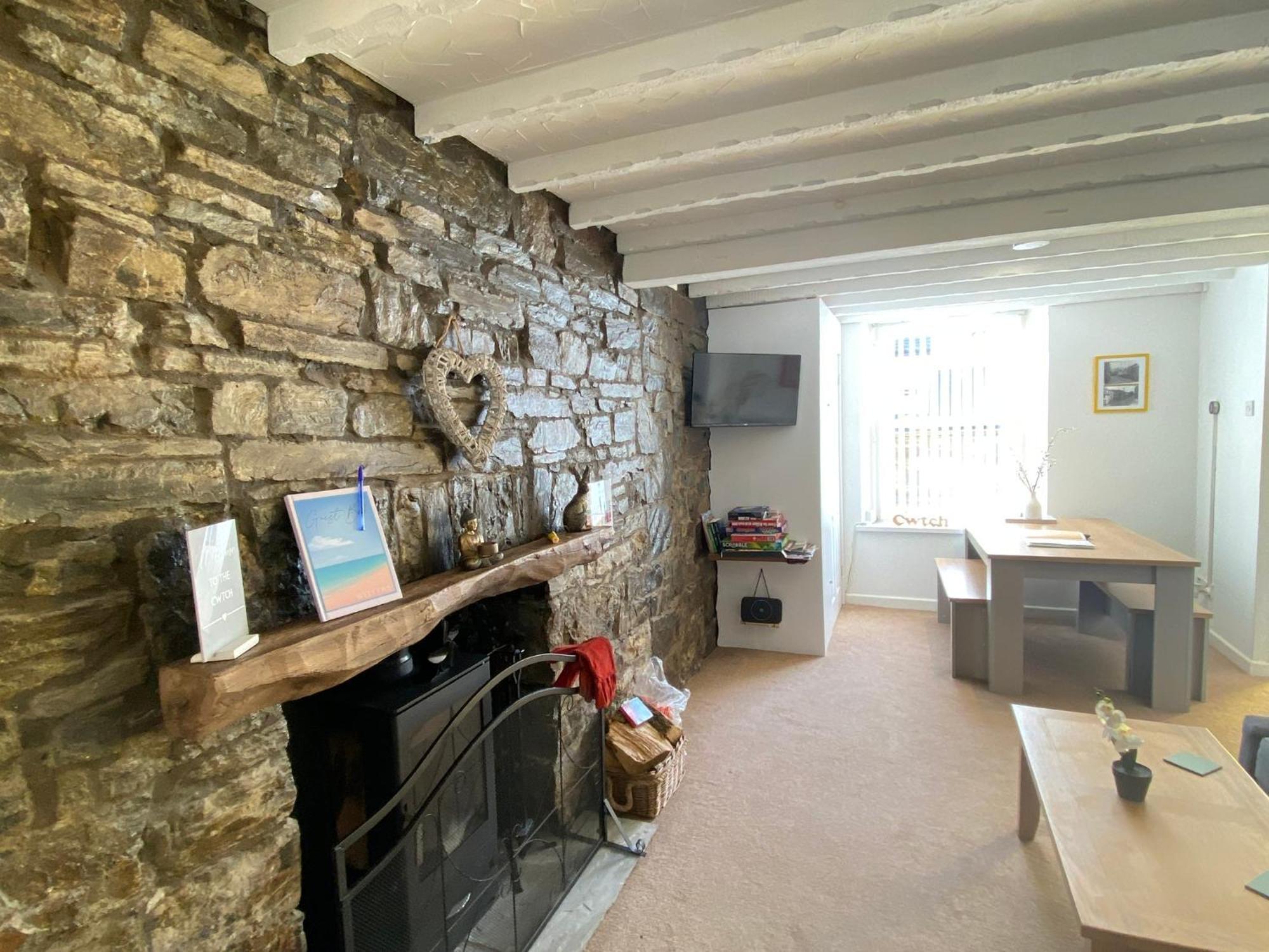 Villa The Cwtch, Log Fire, Sleeps 6, Nr Zip World, Brecon And Bike Park Wales à Aberdare Extérieur photo