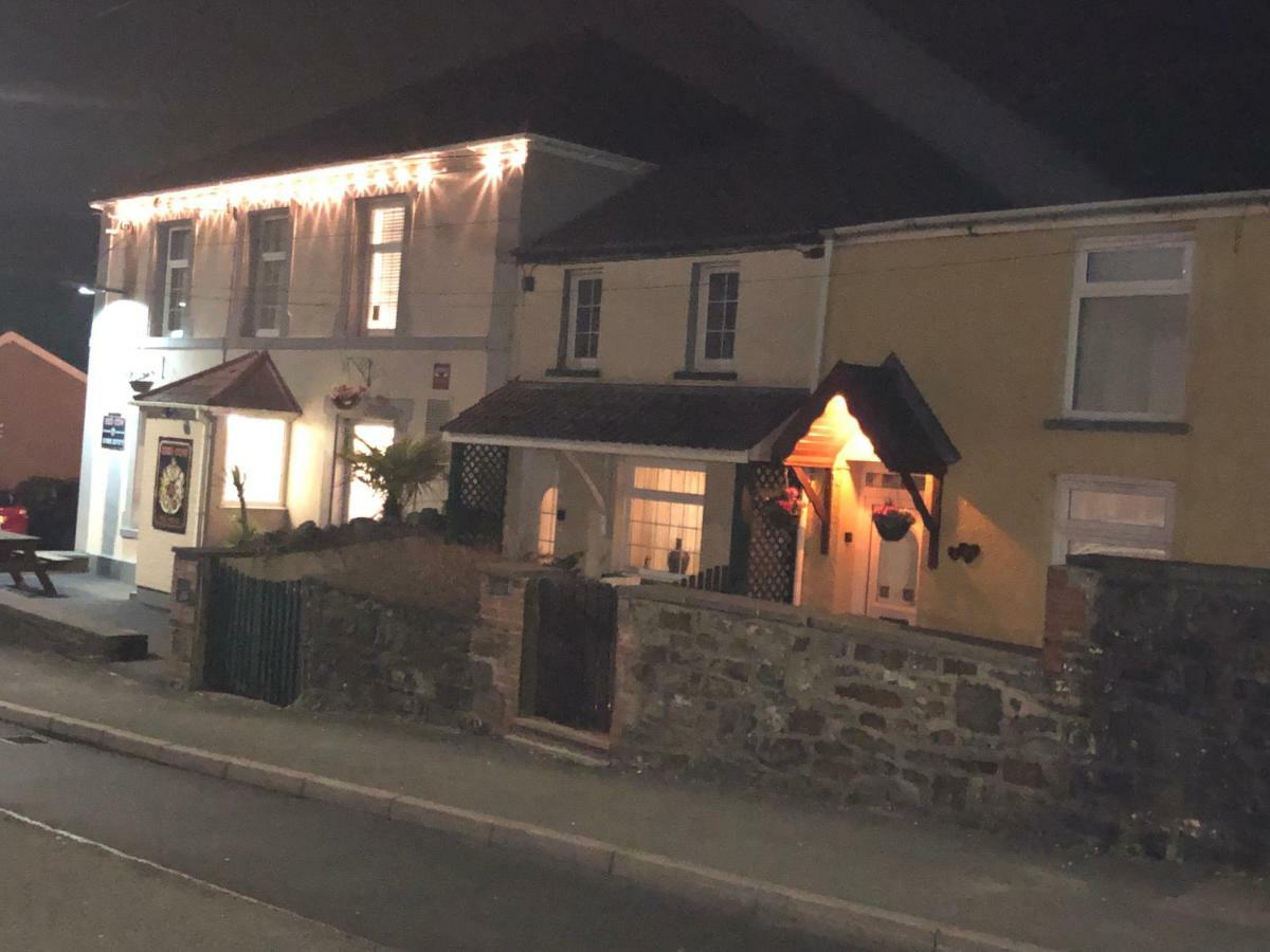 Villa The Cwtch, Log Fire, Sleeps 6, Nr Zip World, Brecon And Bike Park Wales à Aberdare Extérieur photo